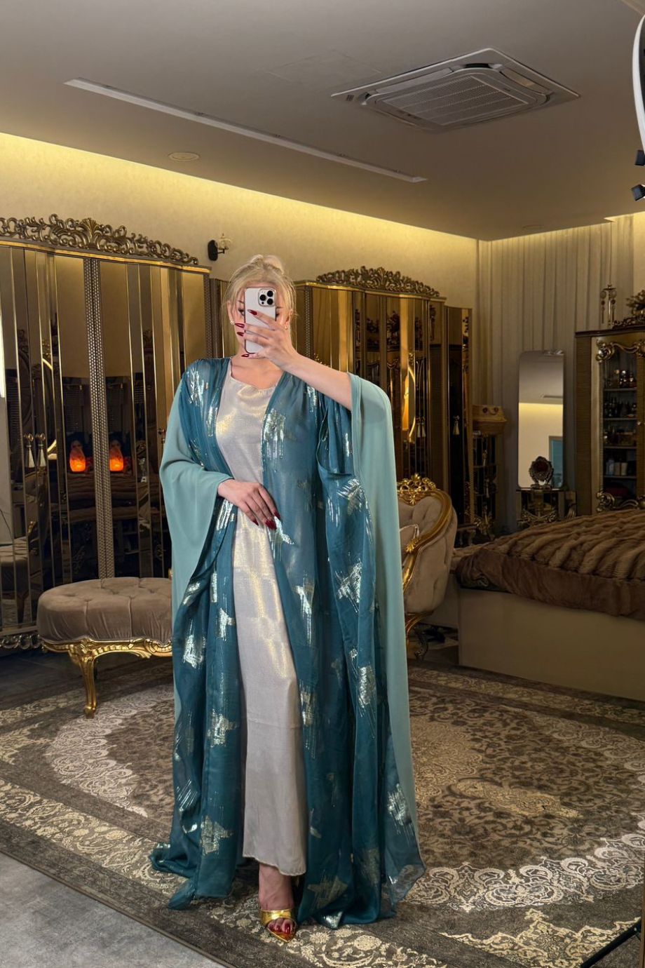 طقم بشت مع فستان موديل نازك – أناقة راقية بتصميم عصري فاخر