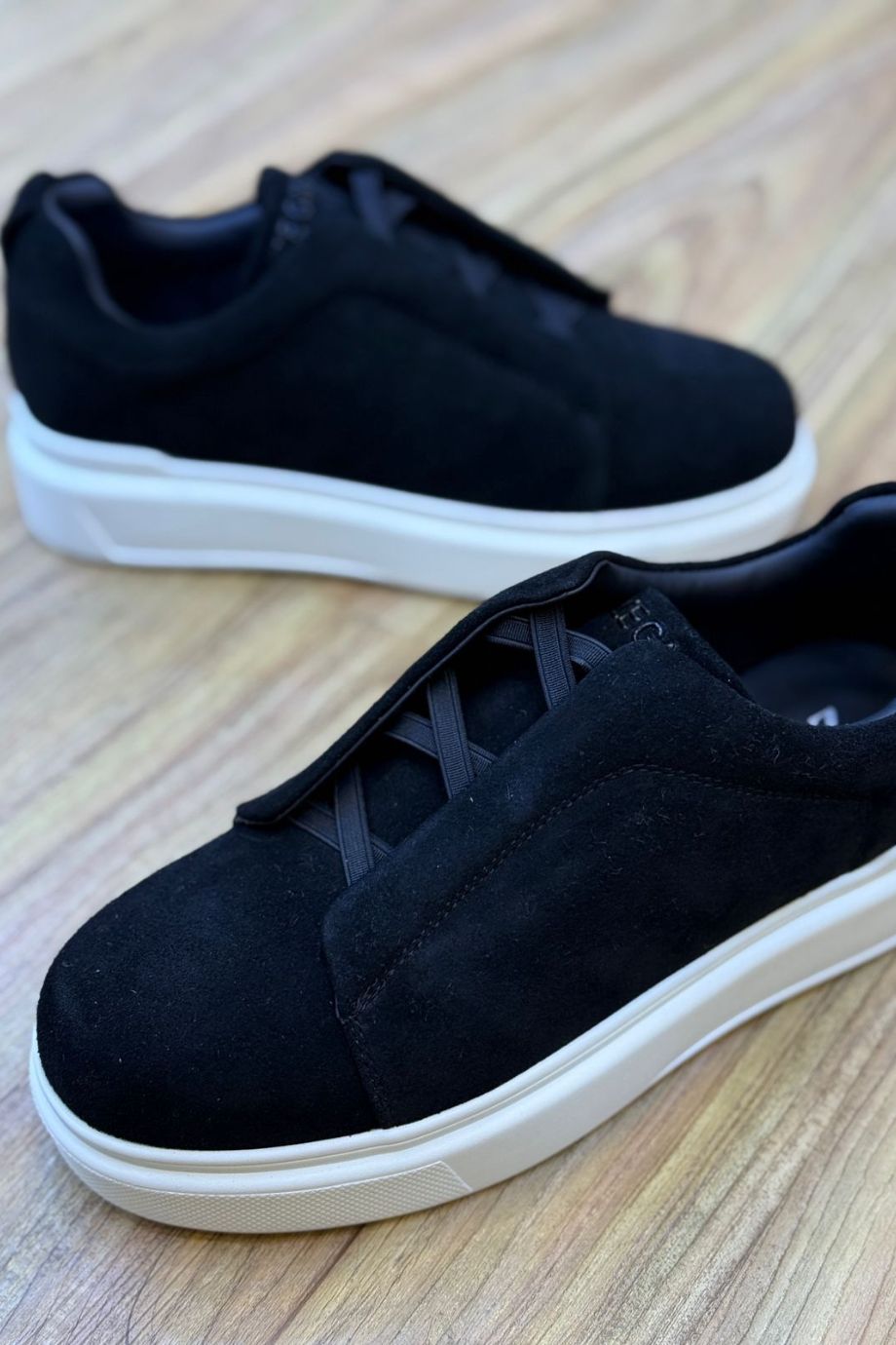 حذاء كاجوال شمواه طبي مريح – تصميم أنيق وخفيف للمشي اليومي