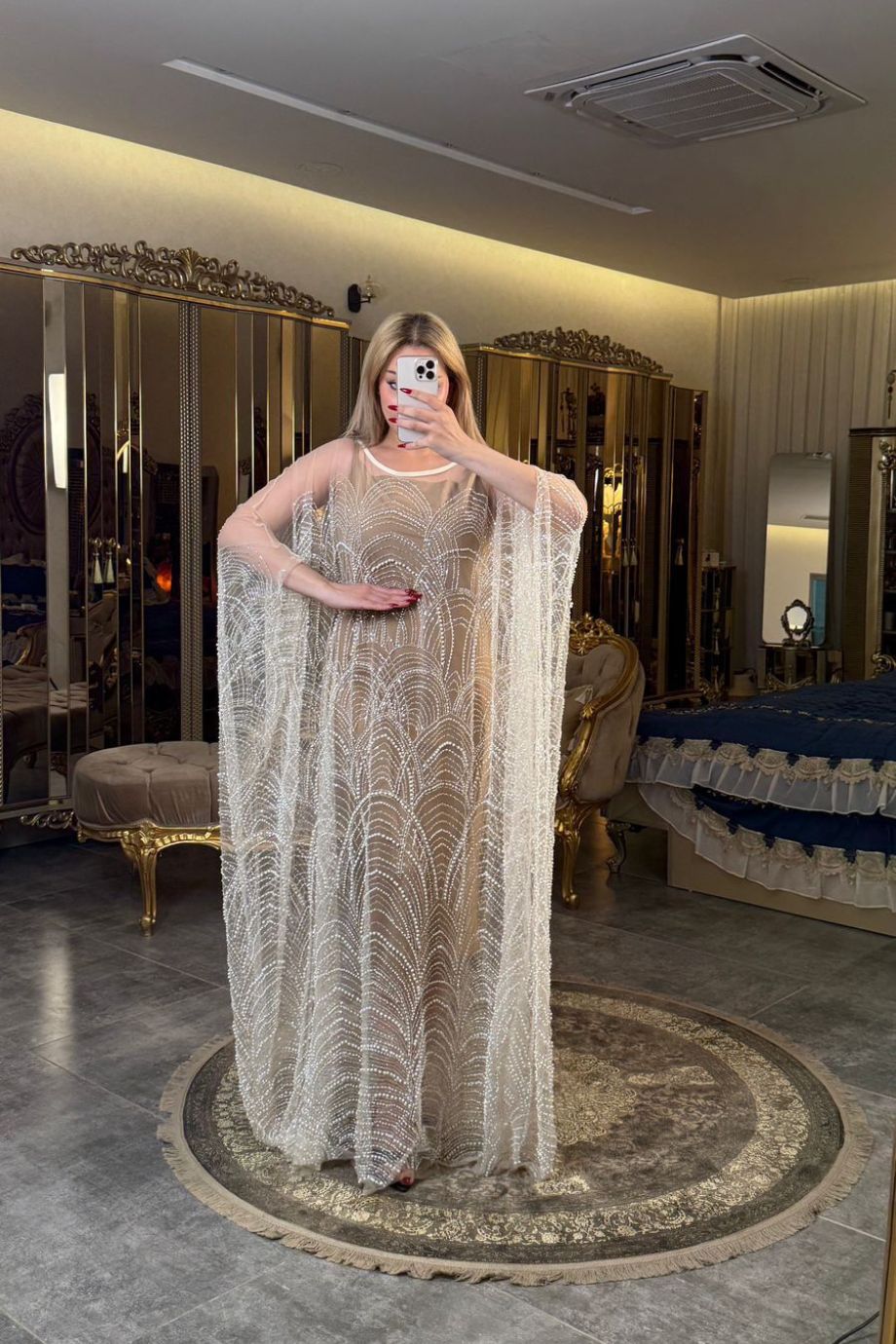 طقم مناسبة فاخر مشغول بالنمنم واللؤلؤ – تصميم أنيق ولمسة فخامة راقية