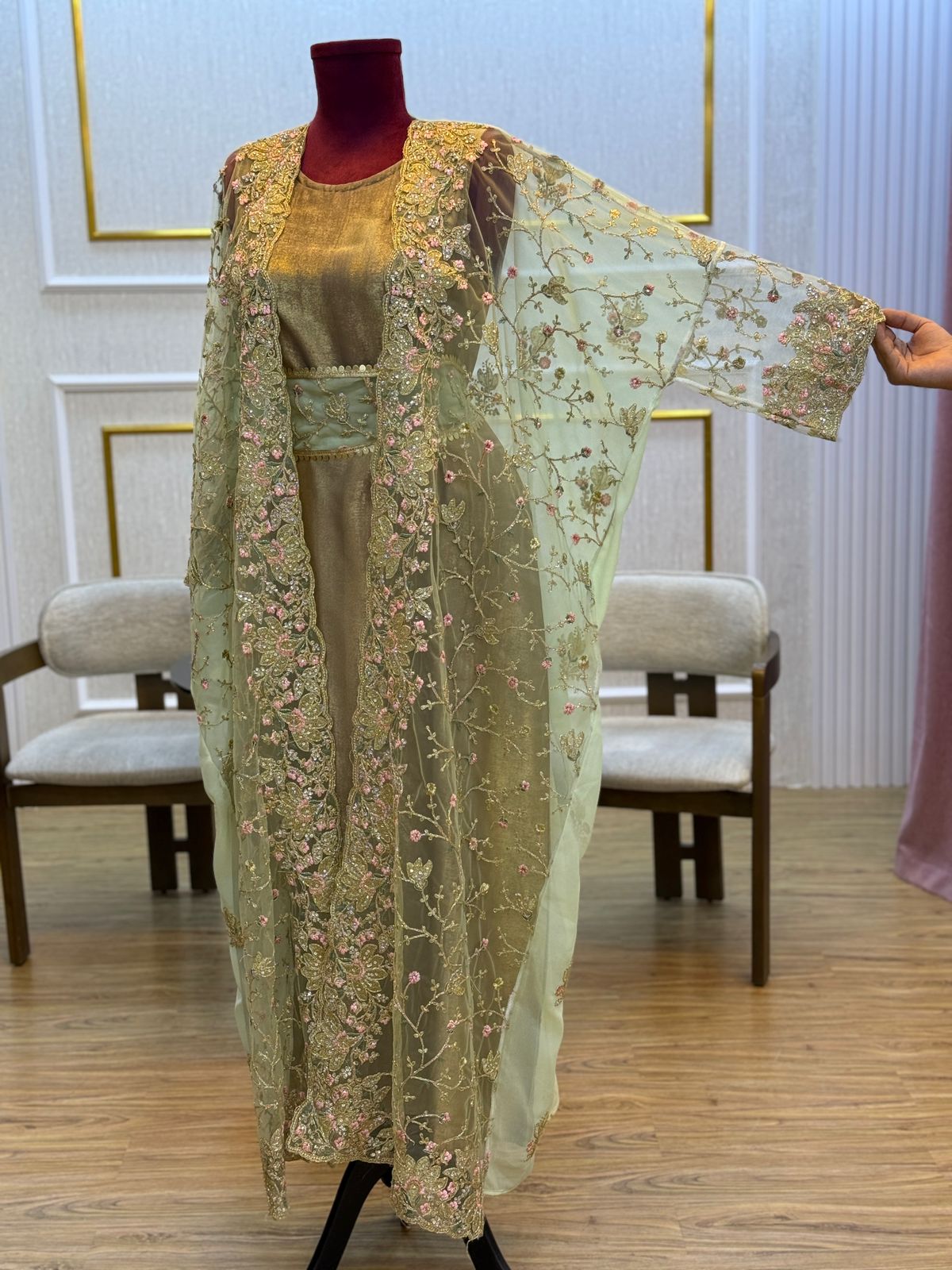 طقم فخم للمناسبات